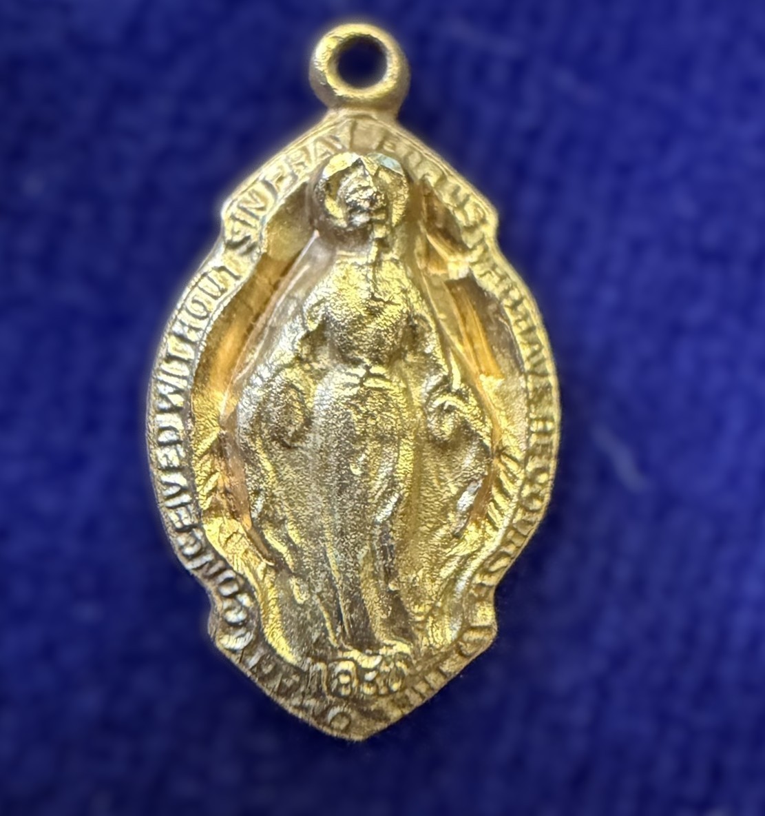 Vintage 10K Yellow Gold Mini Miraculous Medal Mary Charm Swift & Fisher 13mm