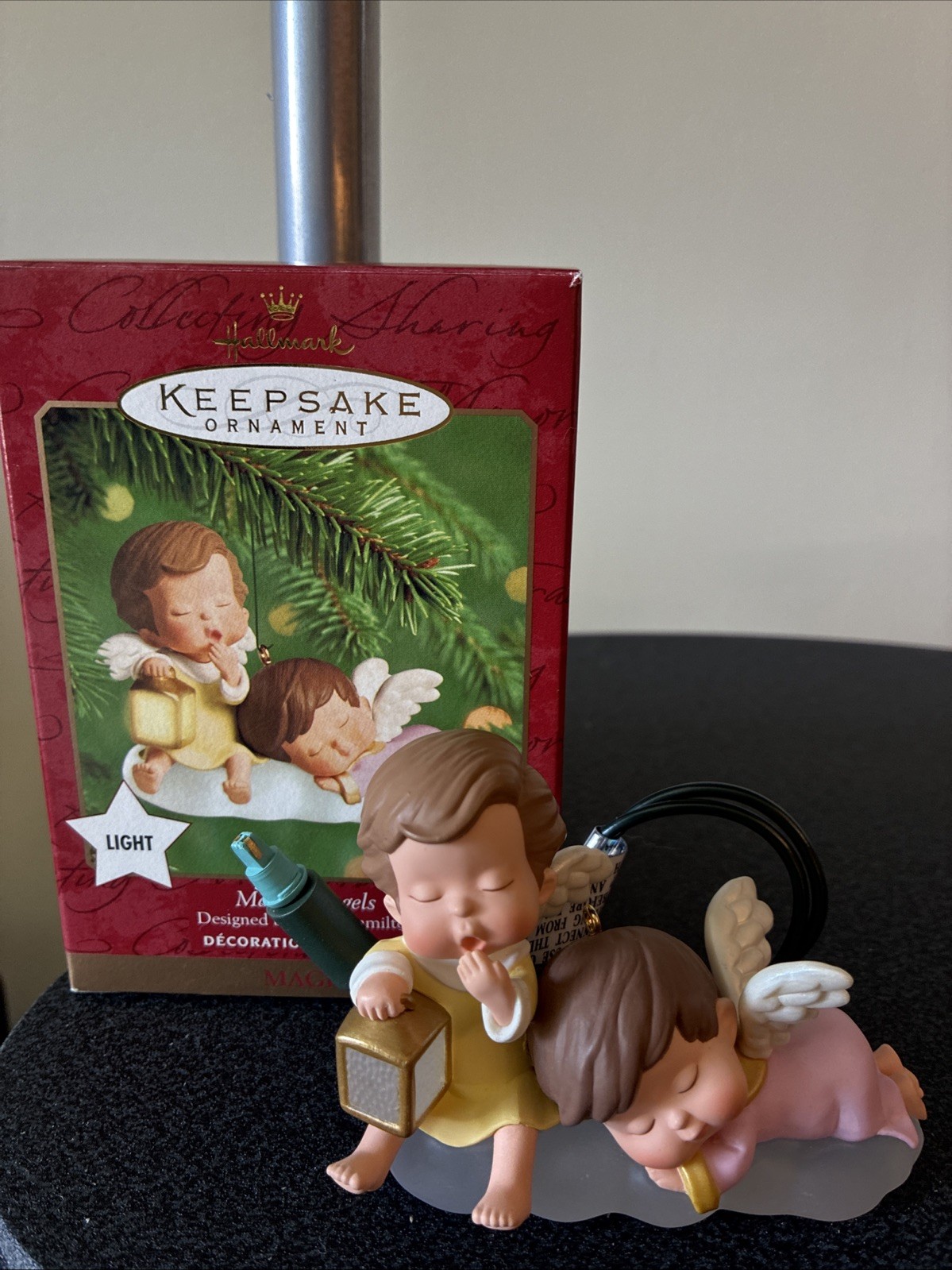 2000 Mary’s Angels Hallmark Keepsake Lighted Christmas Ornament TESTED/