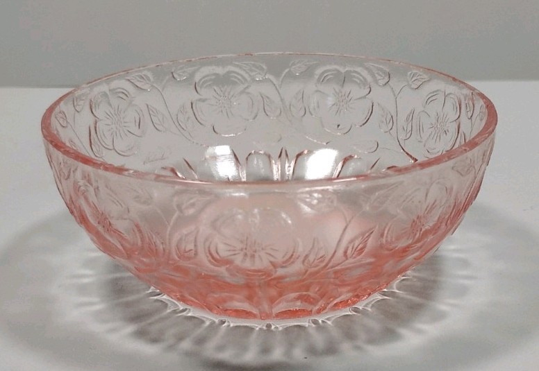 Vtg Jeanette Glass Pink Depression Bowls One 7.5 one 4 1/4 Wild Rose Bowls Z1(7)