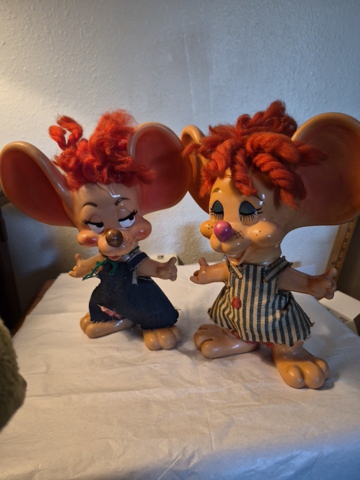 VINTAGE 1970 Roy Des of Fla Hillbilly  Mouse Banks Pair 