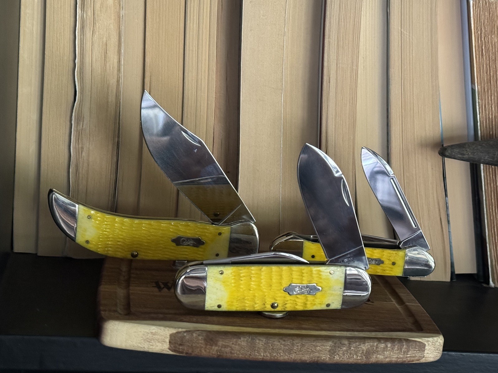 2007 Case XX Elephant Toe Bulldog Clasp and Gunboat Canoe 1/100 Yellow COMBO 🔥