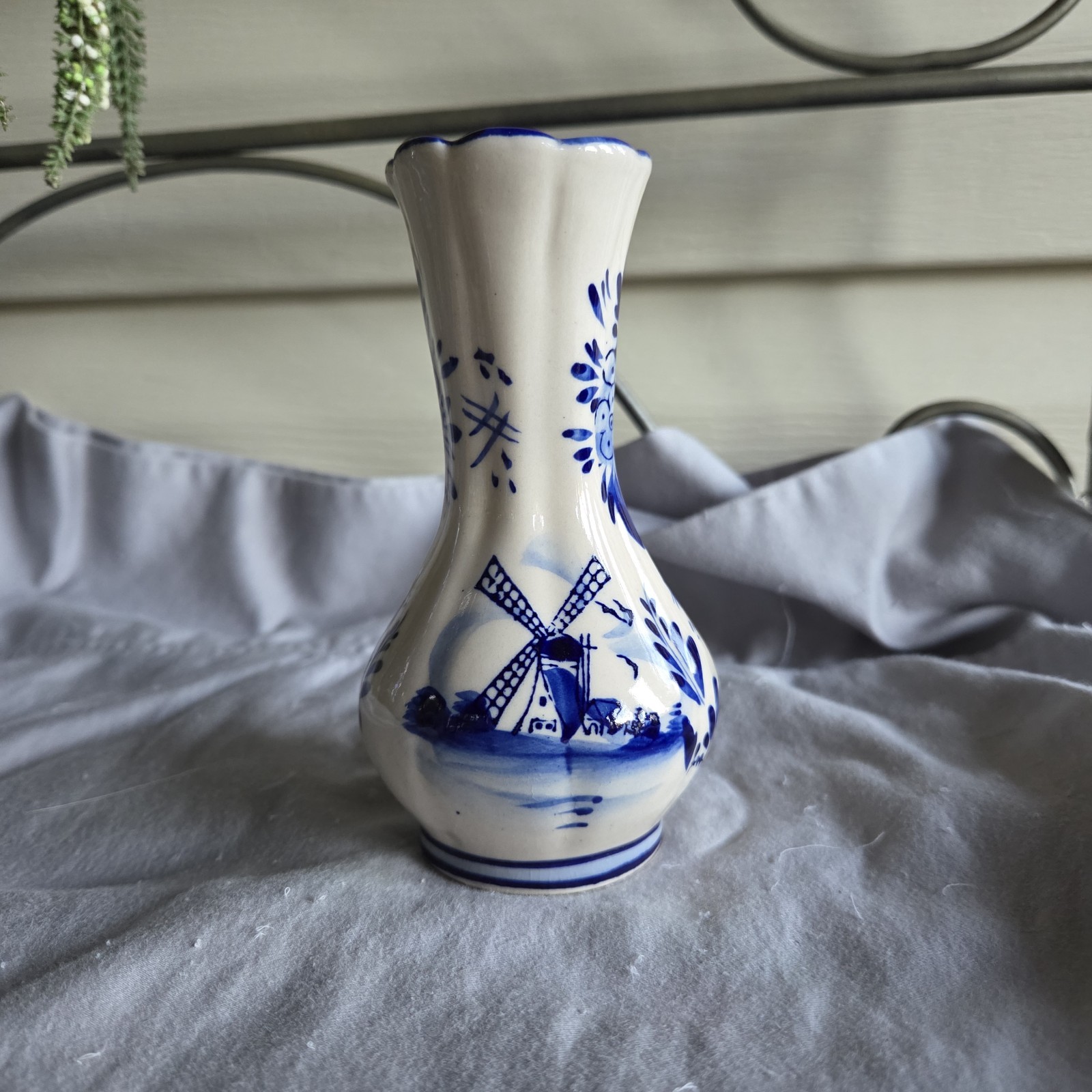 Vintage Delft Blue Ceramic Flower Bud Vase Made In Holland 5.75\