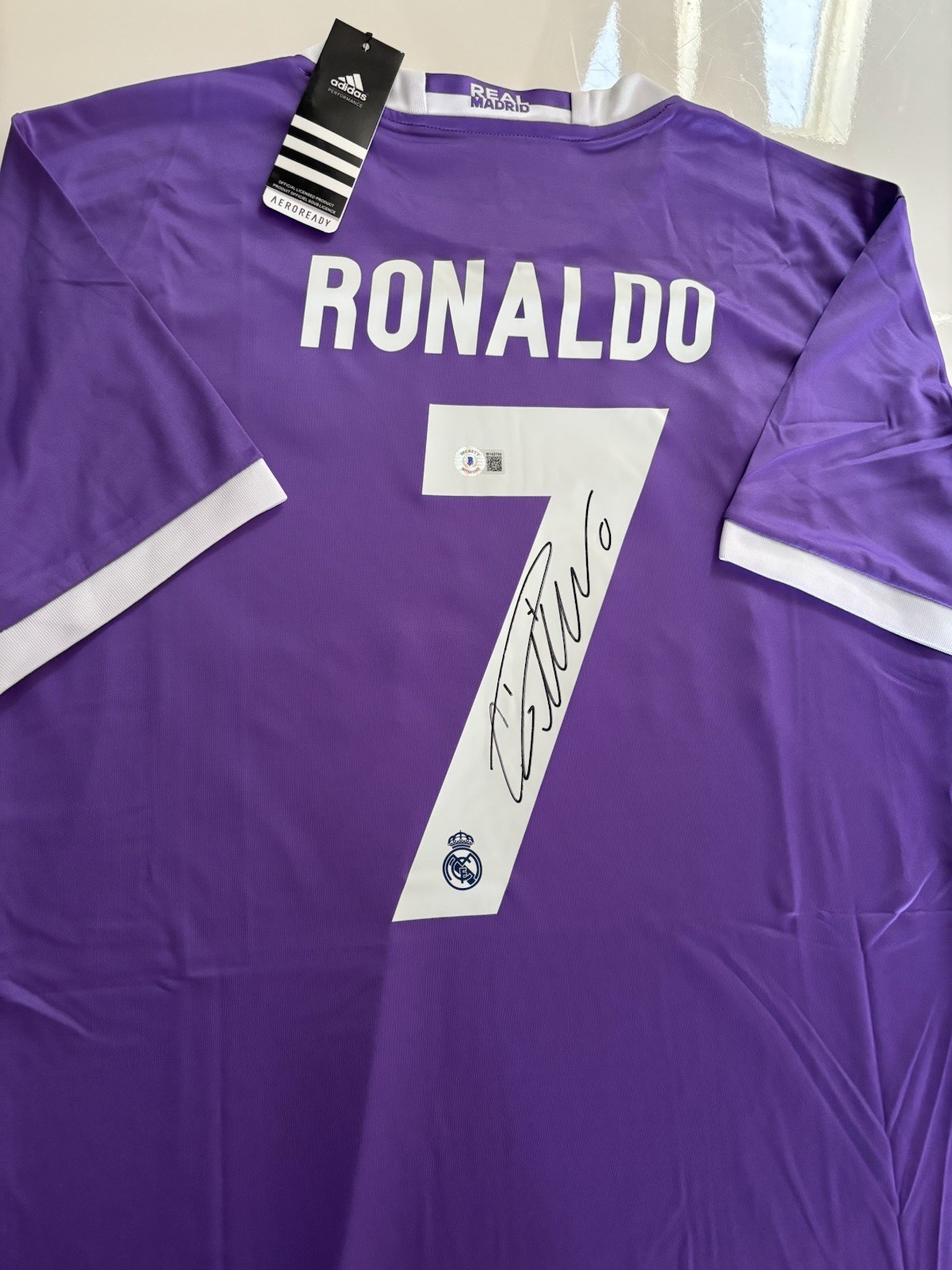 🔥⚽️ Cristiano Ronaldo Hand Signed Real Madrid Jersey, Beckett COA ⚽️🔥 🔥⚽️ Cristiano Ronaldo Hand Signed Real Madrid Jersey, Beckett COA ⚽️🔥