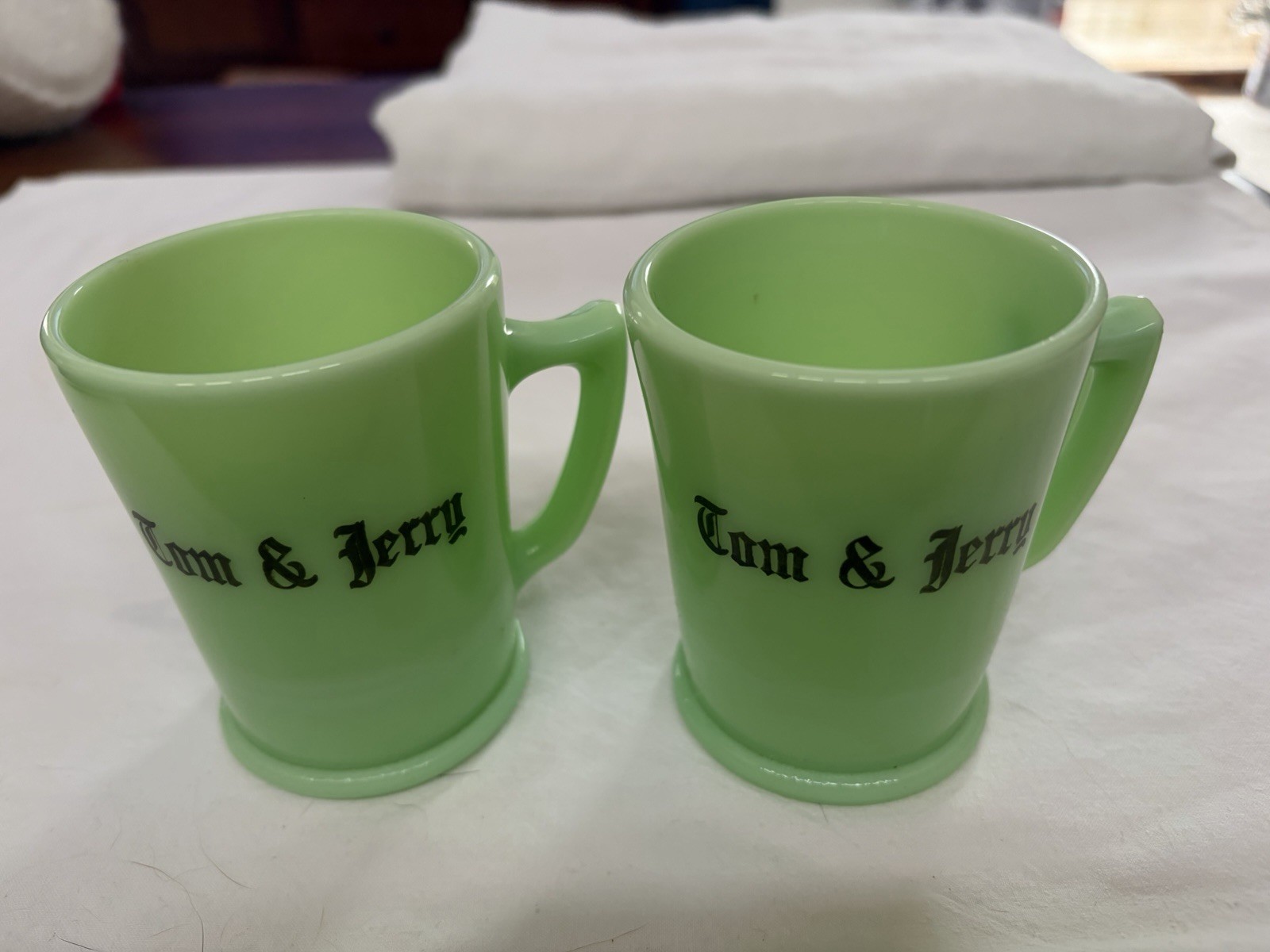 2 VINTAGE MCKEE JADITE JADEITE TOM & JERRY MUG CUP URANIUM GLASS GLOWS GREEN