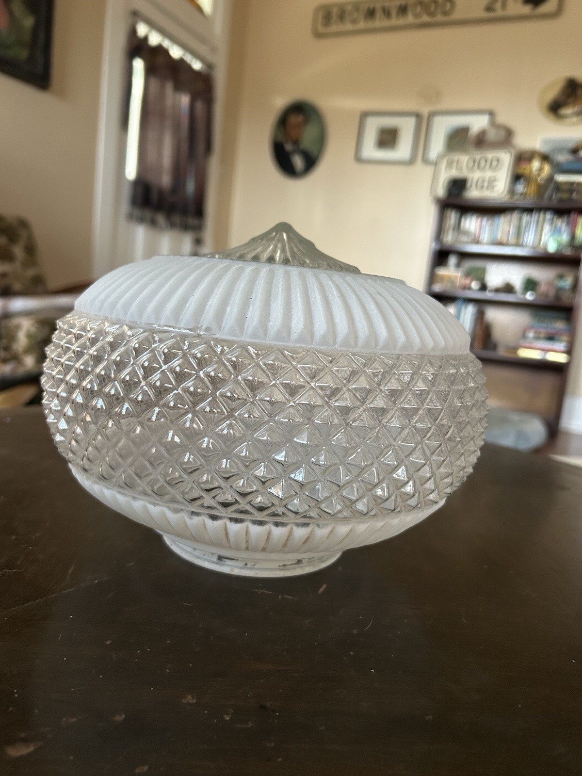 Vintage Mid Century Modern Clear/white Diamond Glass Globe
