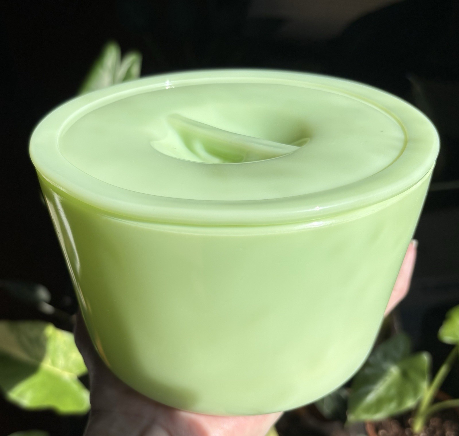 Vintage 1930s Jeannette Jadeite Heavy Round Canister W/ Matching Lid 💚🩵🤍 Vintage 1930s Jeannette Jadeite Heavy Round Canister W/ Matching Lid 💚🩵🤍