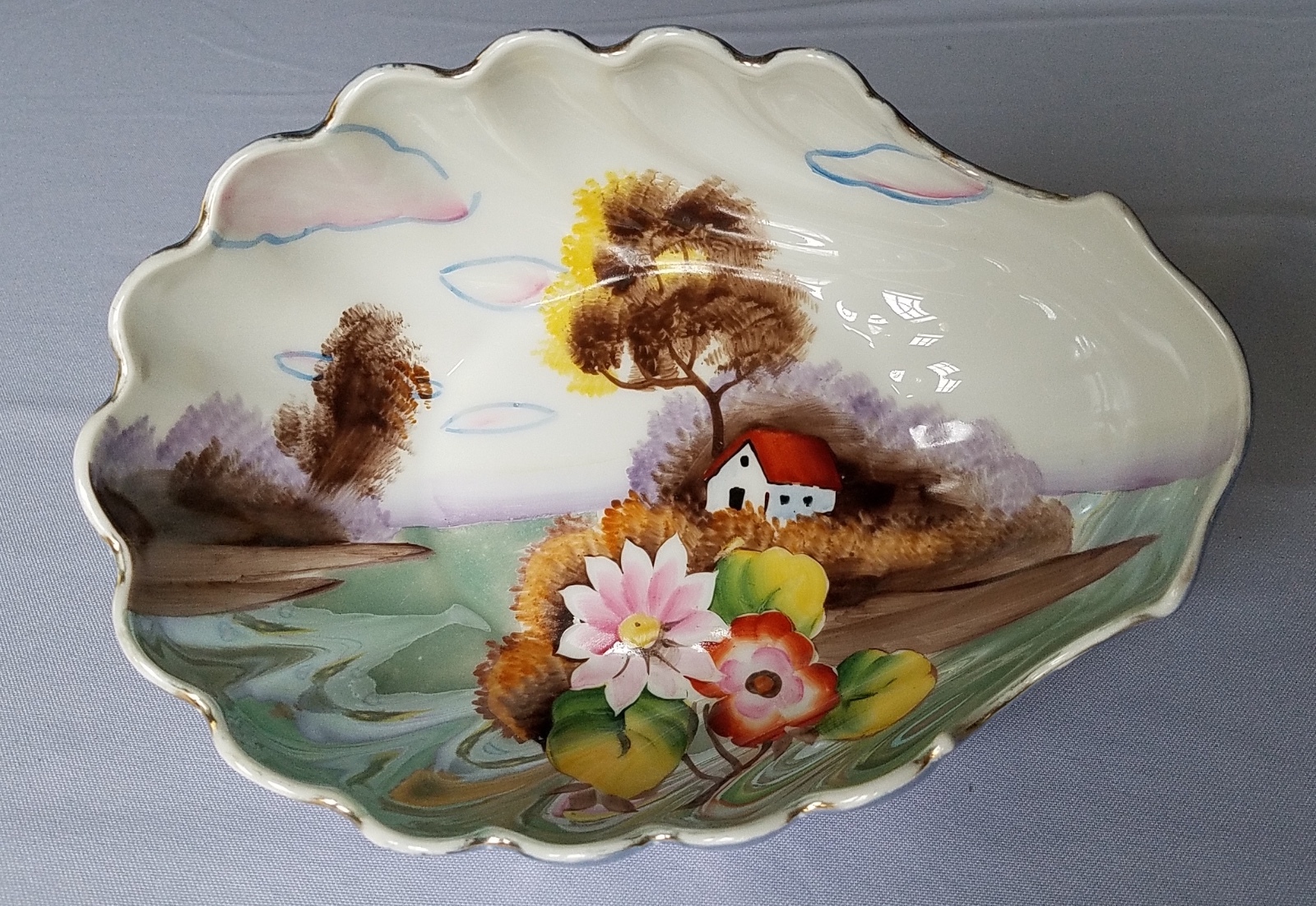 JAPANESE Shell-Shaped Centerpiece LUSTRE Ware BOWL with Hand-Painted Interior 