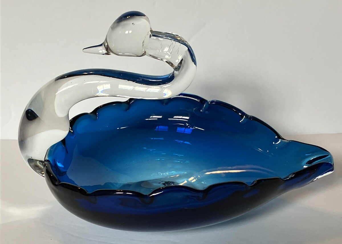 Art Glass Blue And Clear Swan Candy / Trinket Dish Handblown 4.5” Art Glass Blue And Clear Swan Candy / Trinket Dish Handblown 4.5”
