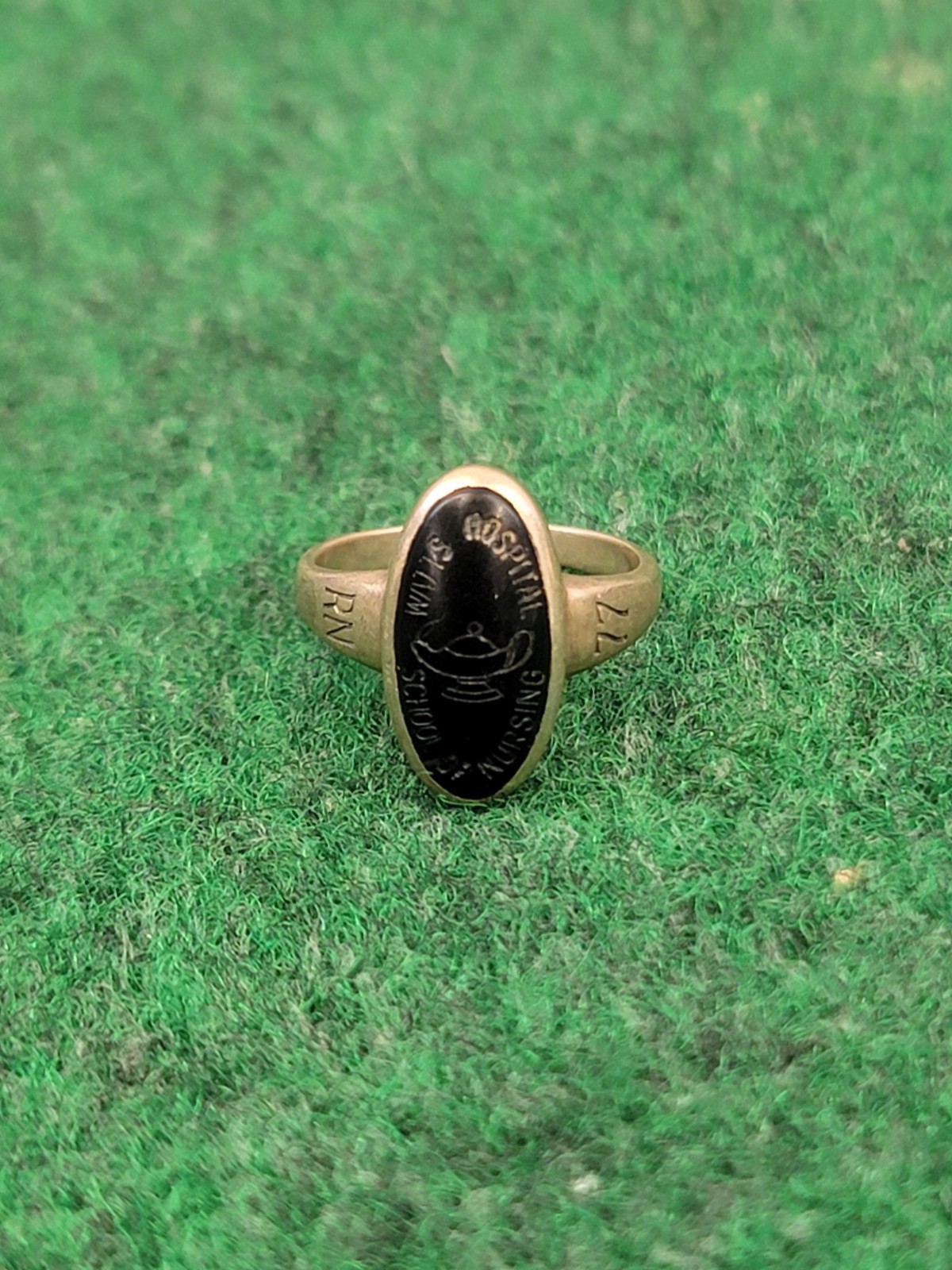 Rare Vtg 1977 Jostens Hospital School 10k Gold Oval Black Onyx Ring Size 6 4.5gr