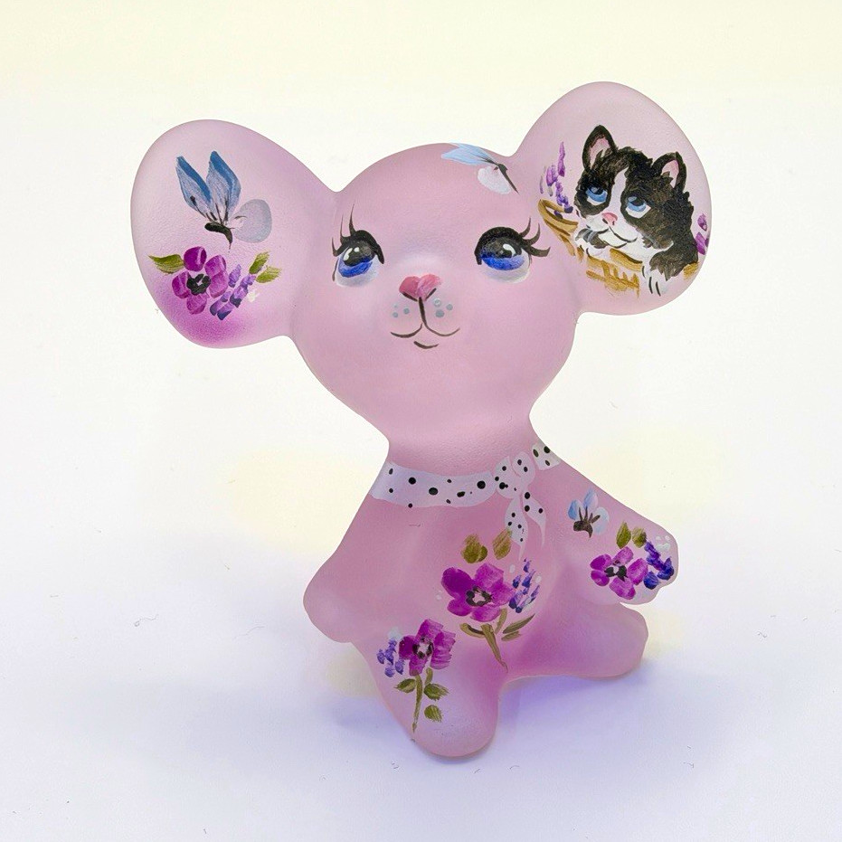 Fenton limited edition H/P M. Kibbe pink mouse Butterfly Watch