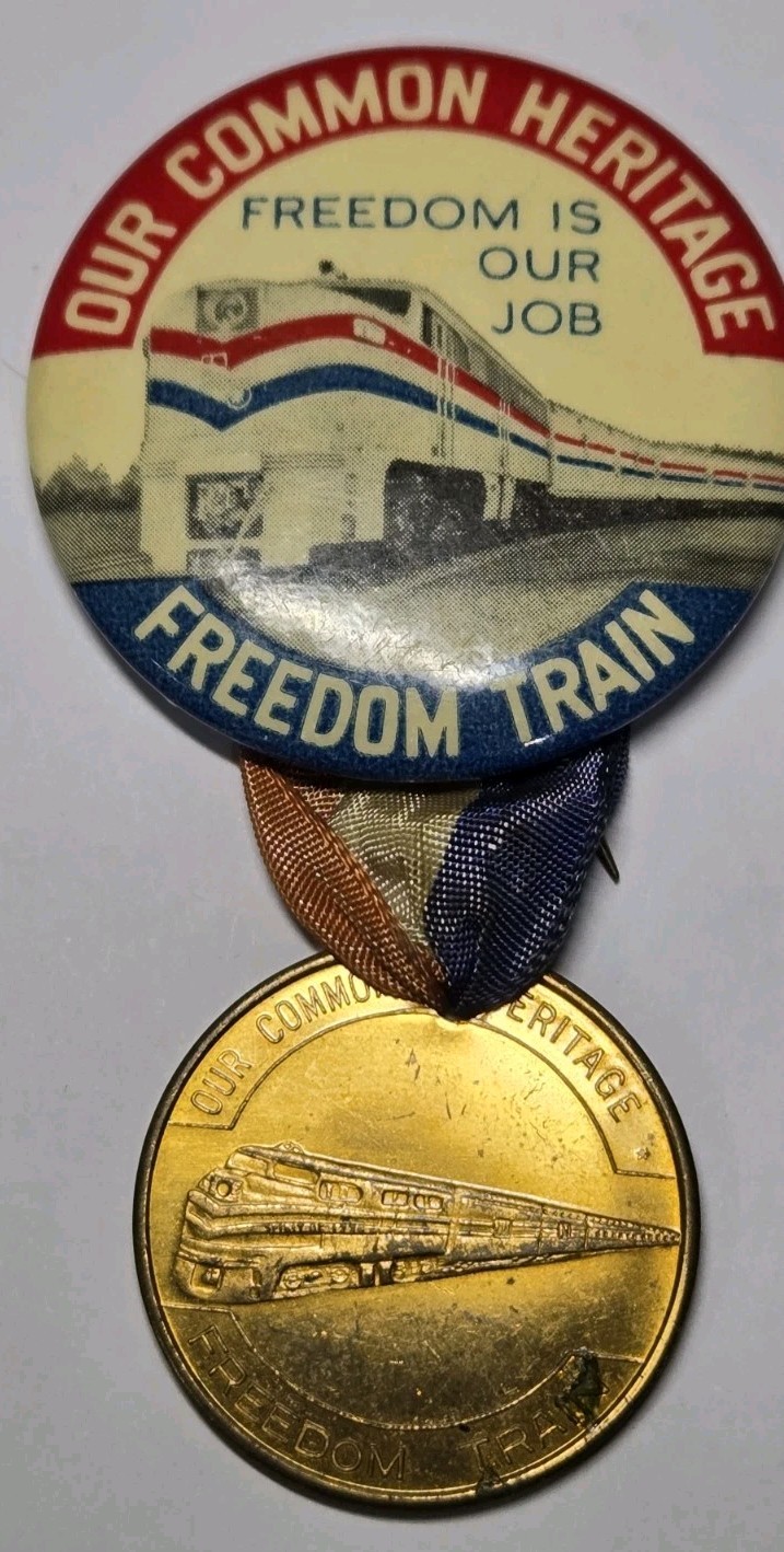 Vtg 1940s Common Heritage Freedom Train Pin Back W Attached Locomotive Medal Vtg 1940s Common Heritage Freedom Train Pin Back W Attached Locomotive Medal