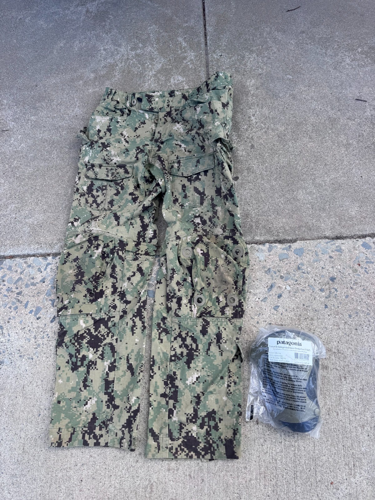 Patagonia AOR2 Level 9 Combat Pants 34 Regular w/ VIKP 1.0 Kneepads