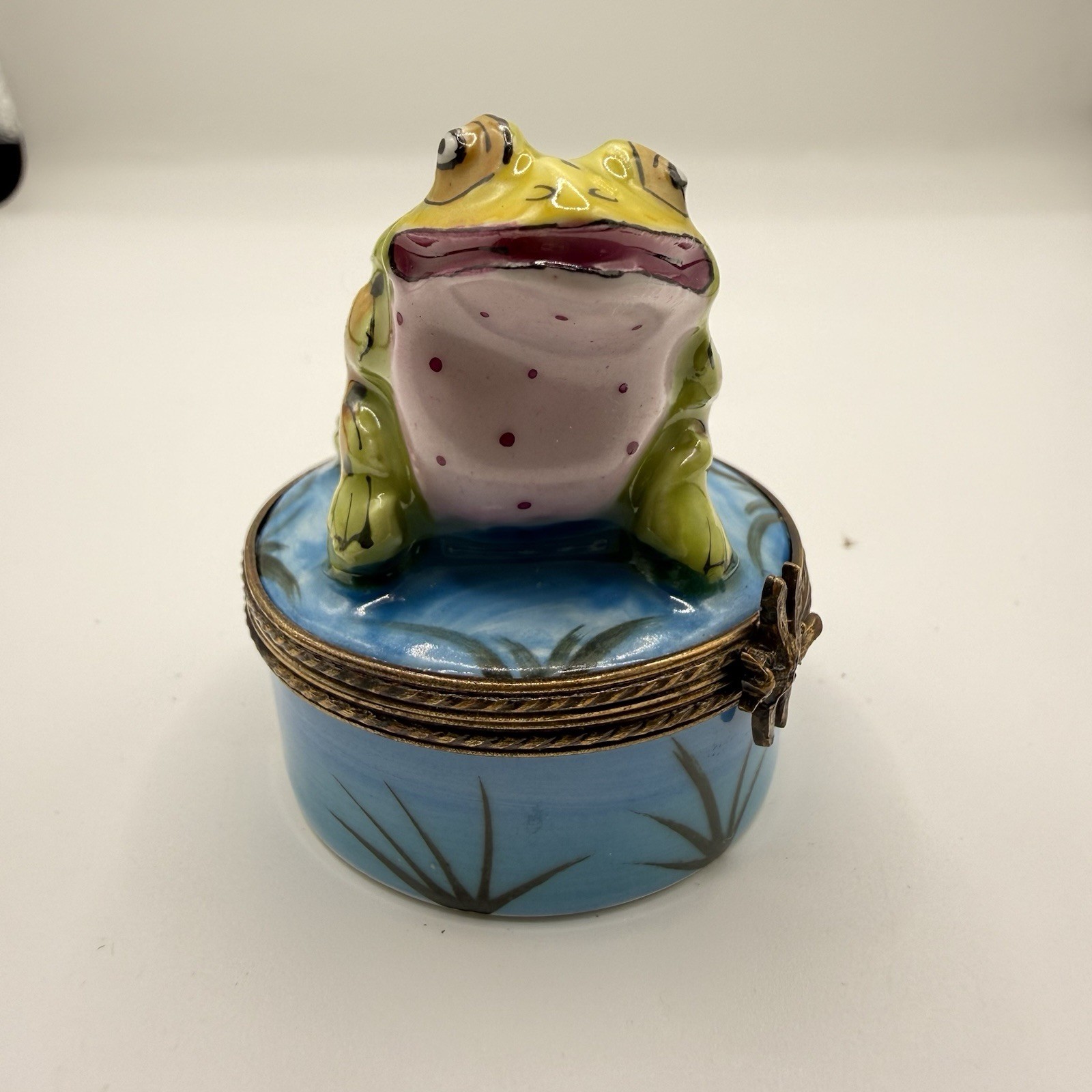 LIMOGES FROG LILY PAD WATER TRINKET BOX CHAMART PEINT MAIN FRANCE VINTAGE VIDEO