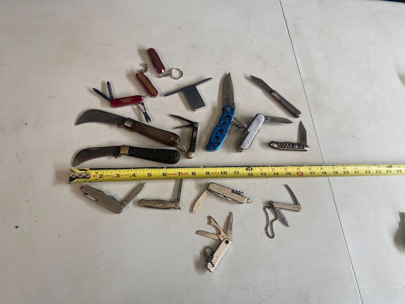 vintage pocket knife lot 16 knives Hayward Klein Western Dresser and more vintage pocket knife lot 16 knives Hayward Klein Western Dresser and more