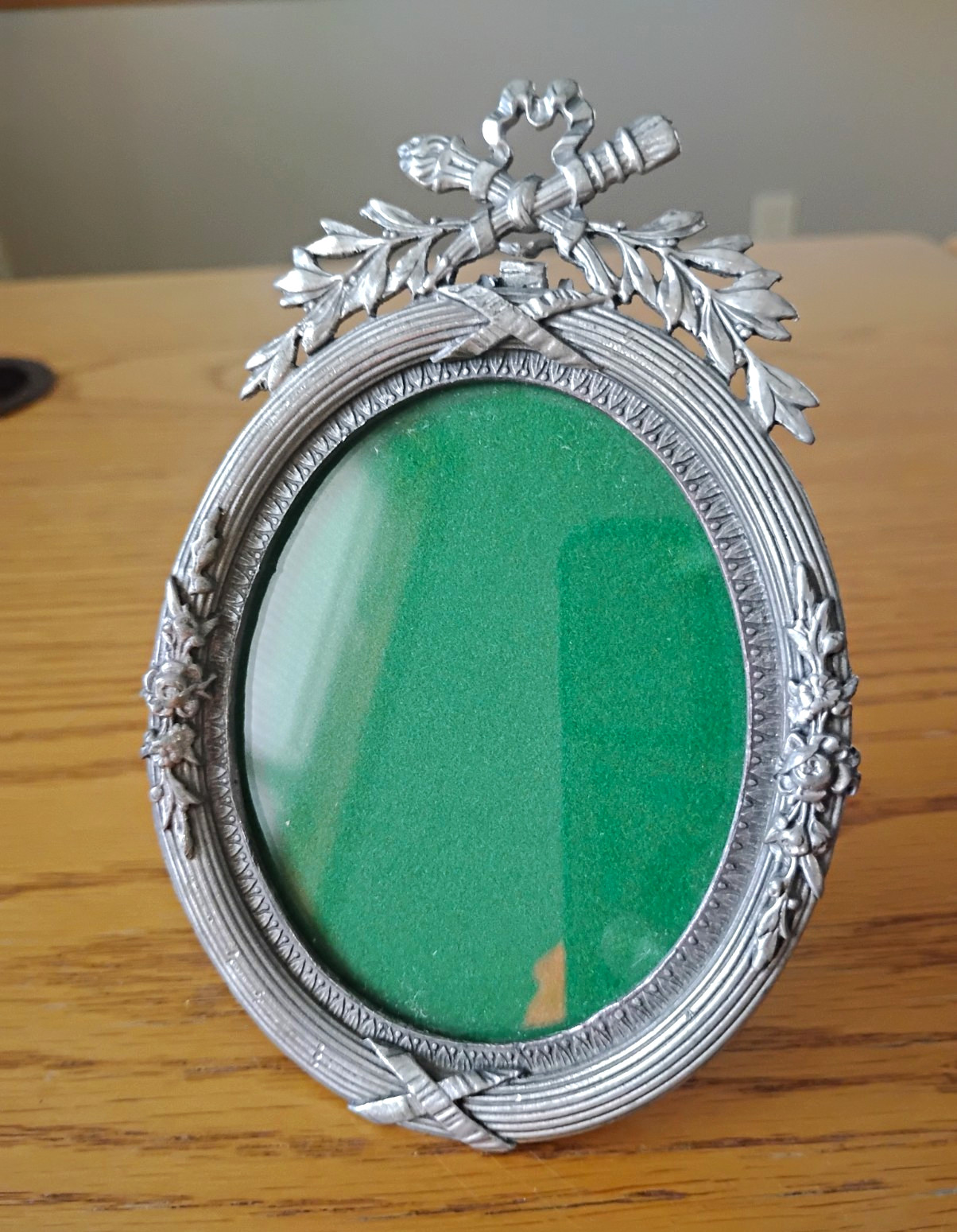 Elias Vintage Artmetal Silver Pewter Ornate Standing Picture Frame 3.5 x 5.5 Elias Vintage Artmetal Silver Pewter Ornate Standing Picture Frame 3.5 x 5.5