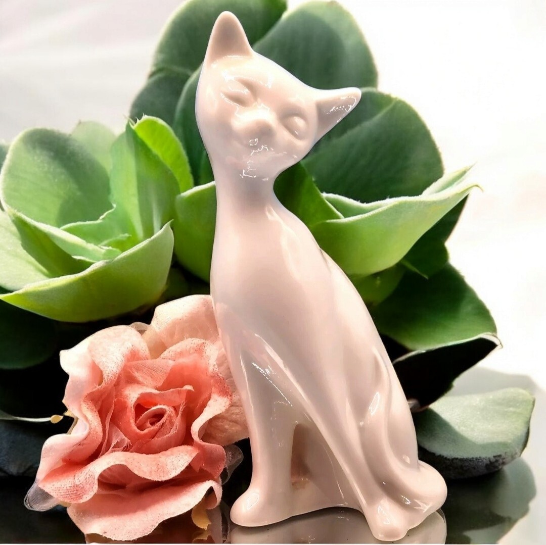 White Porcelain Siamese Cat Figurine Japan Otagiri OMC c.1950s Kitty Collectible