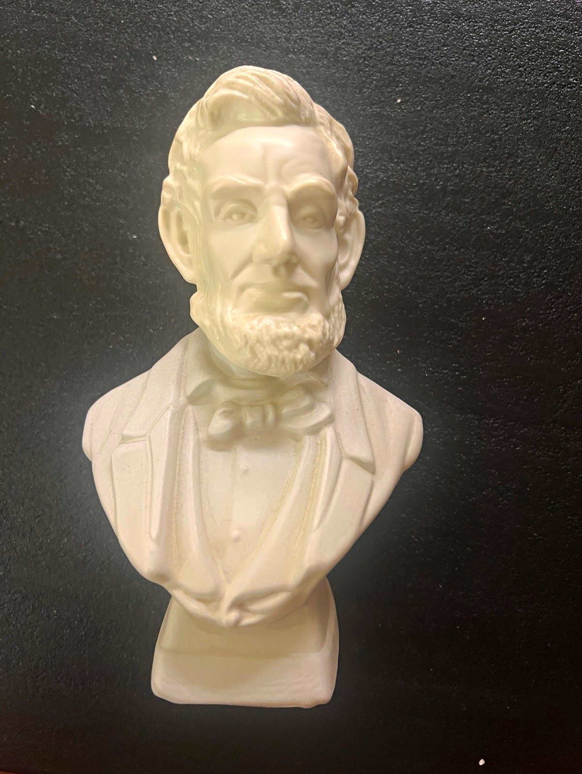 Avon President Abraham Lincoln Tai Winds After Shave Bottle 6 fl oz w/ Box