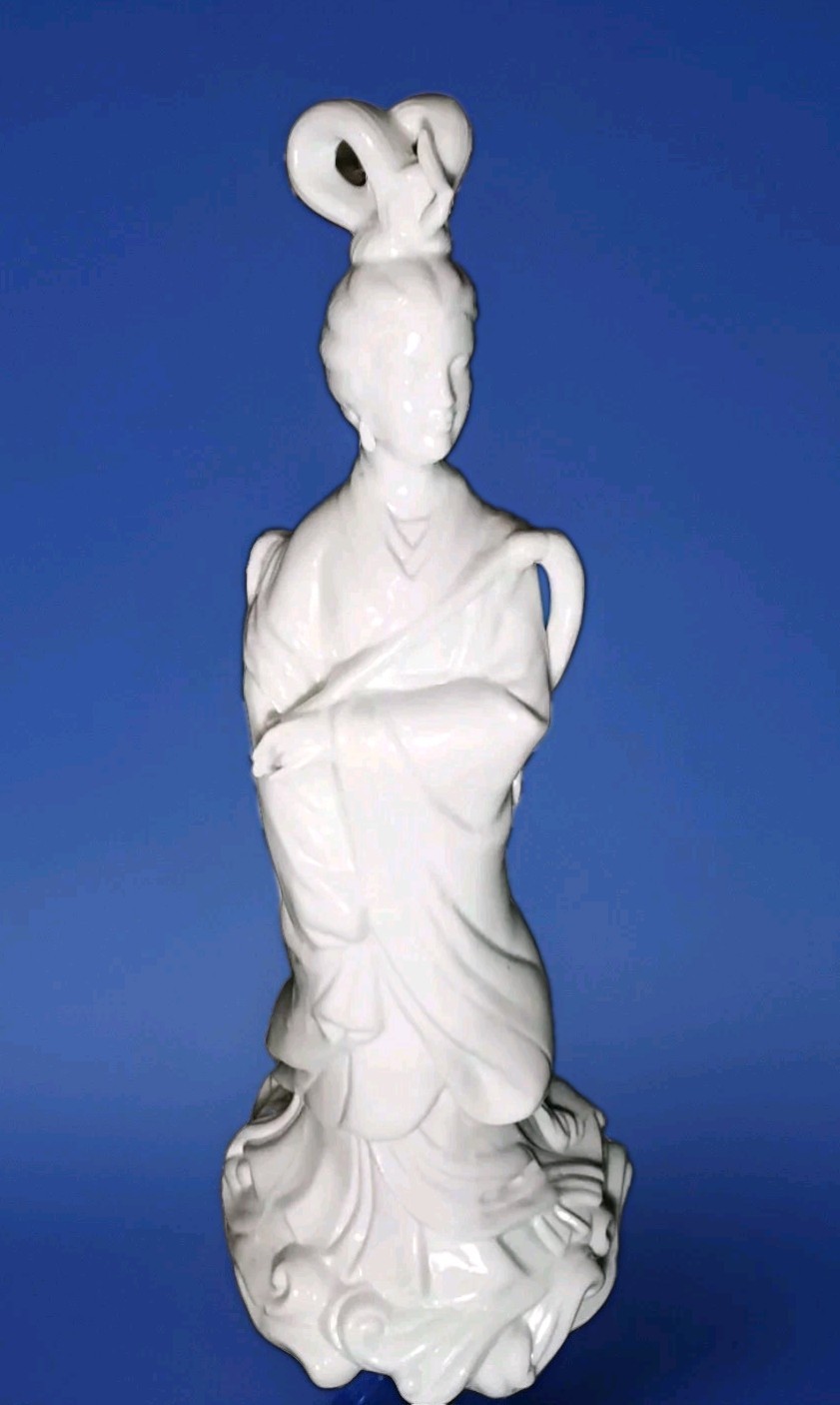 Chinese Craftsmen White Porcelain, Royal Women Made in TAIWAN R. O. C. 13.5