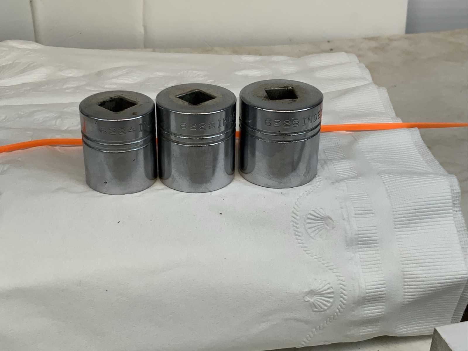 INDESTRO 3pc 3/8 Drive 12pt Sockets, 3/4, 13/16, 7/8in., USA - Orange