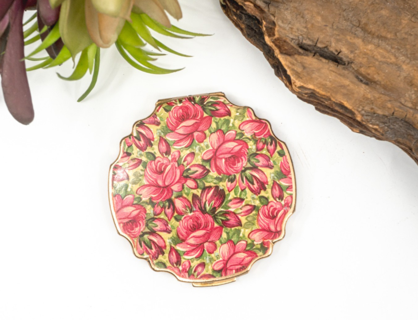 Vintage Stratton England Rose Floral Mirrored Powder Makeup Compact 895112 Vintage Stratton England Rose Floral Mirrored Powder Makeup Compact 895112