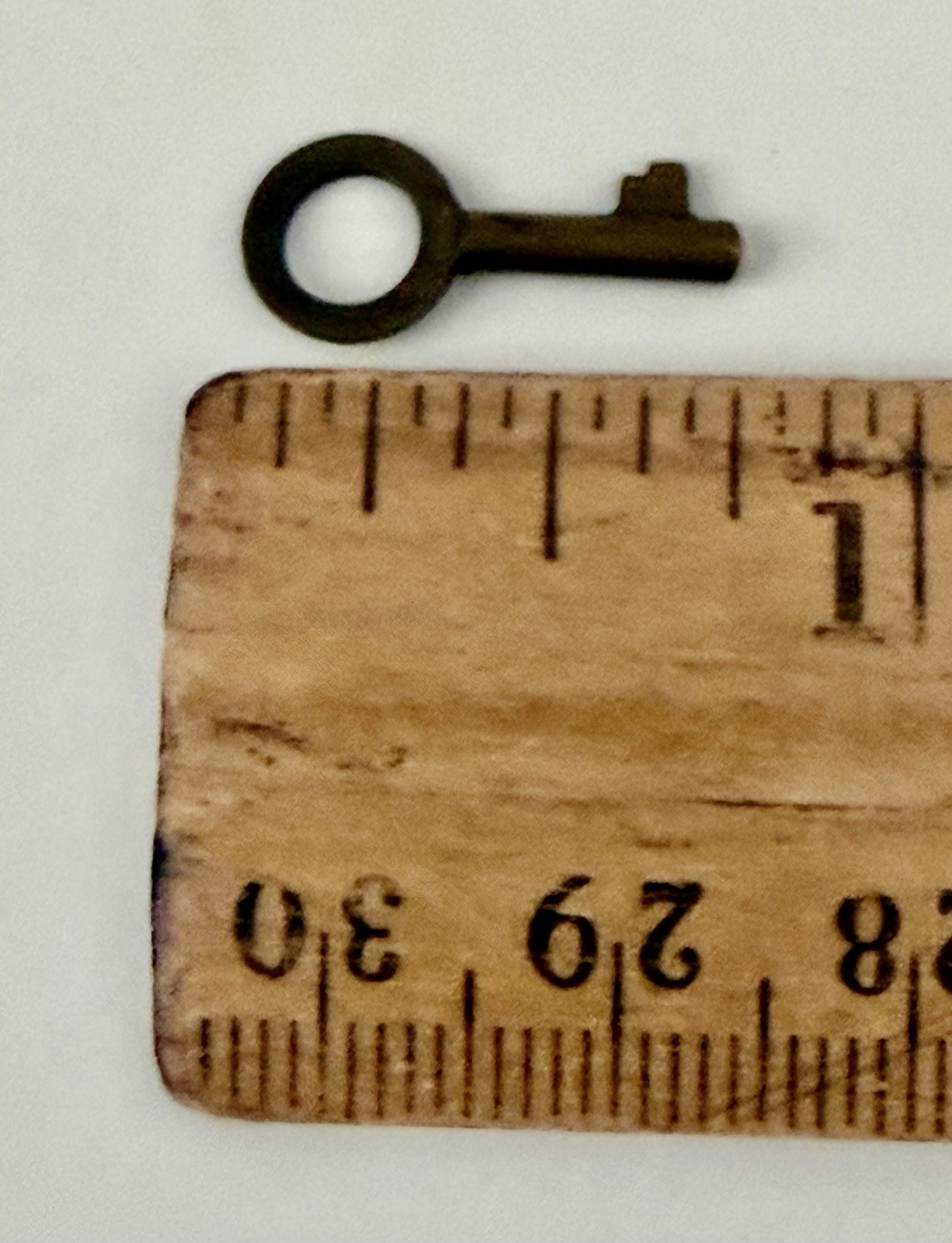 🌿 🗝️ Tiny Vintage Antique  Skeleton Key Miniature, Jewelry Box, Diary  3/4 in.