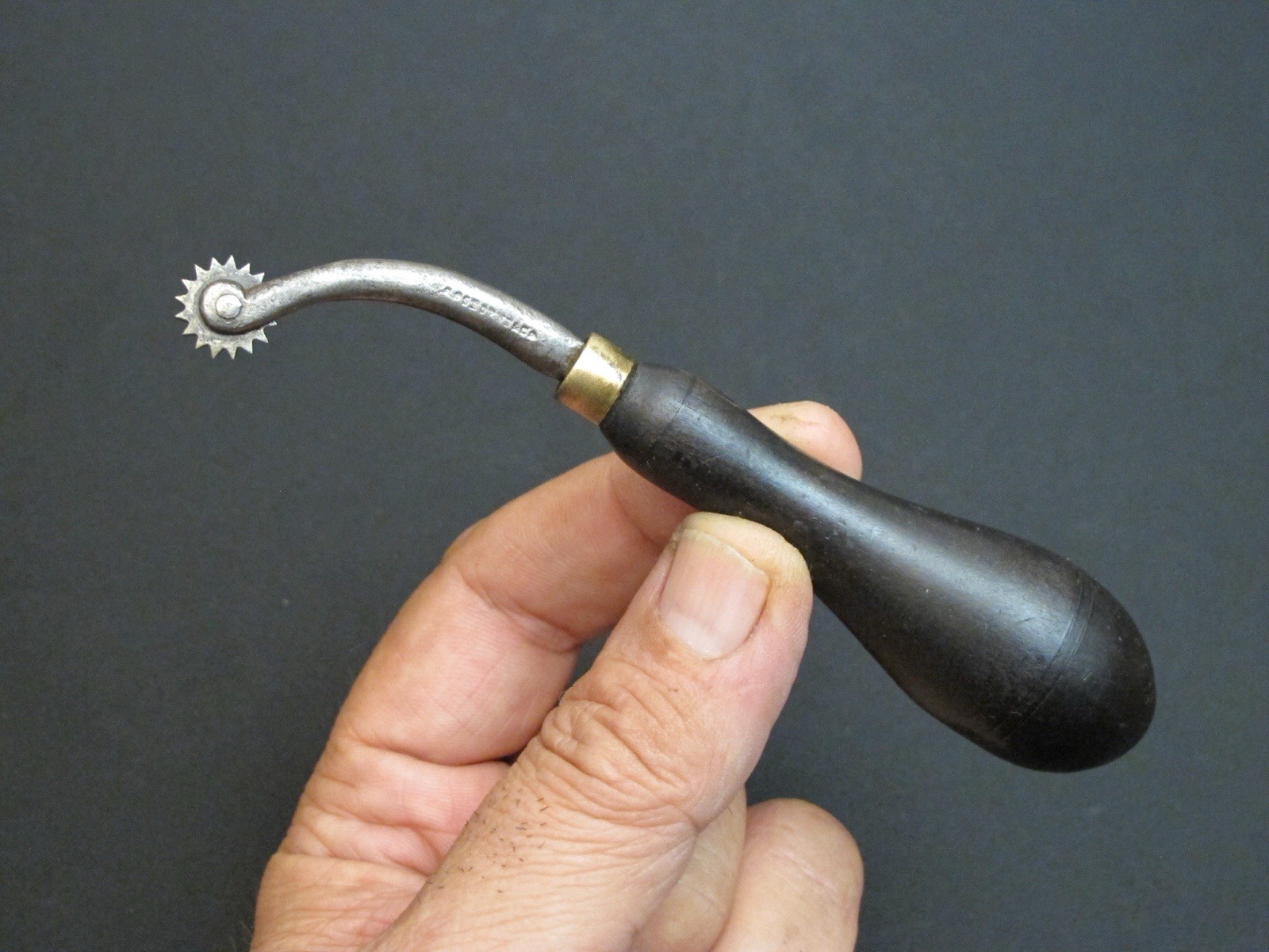 Vtg “C.S. OSBORNE” Saddle Maker/Cobblers Overstitch Wheel Pricking Antique Tool