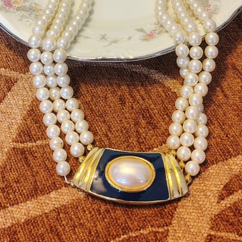 Vtg Glass faux Pearls Multiple Strands Navy Enamel Gold Tone Choker Necklace