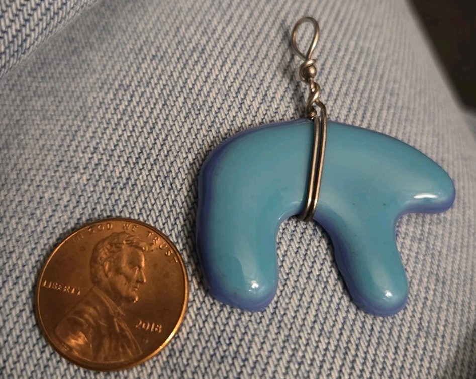 Estate Sale - Zuni Animal Fetish Bear Pendant Wire Wrap Bail - Blue/Purple Estate Sale - Zuni Animal Fetish Bear Pendant Wire Wrap Bail - Blue/Purple