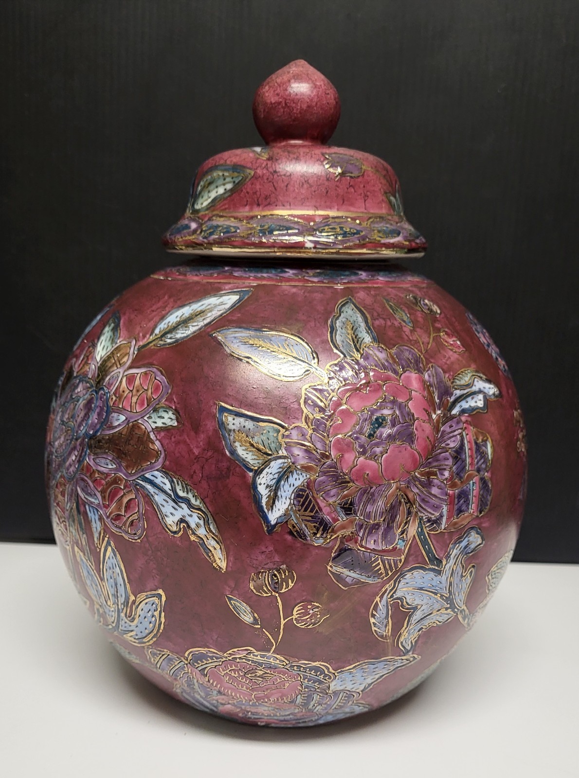CLASSIC TRADITIONS Ceramic Vase Chinese Hand painted 10\