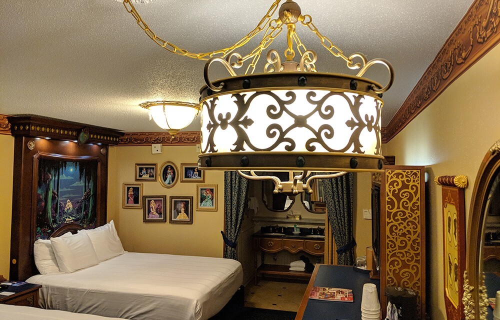 ROYAL ROOMS PORT ORLEANS RESORT Original Disney Prop ~ Hanging Light MICKEY dd