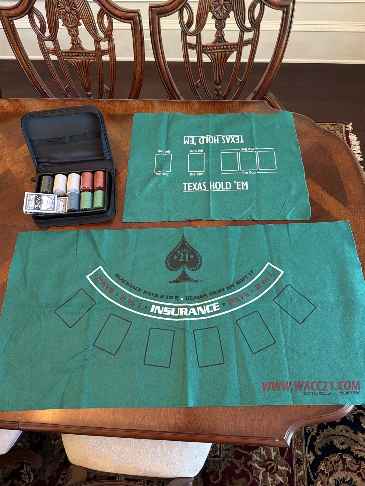 Premium Tabletop Casino Felt Layout for Texas Hold \'em Poker and Blackjack NEW Premium Tabletop Casino Felt Layout for Texas Hold \'em Poker and Blackjack NEW