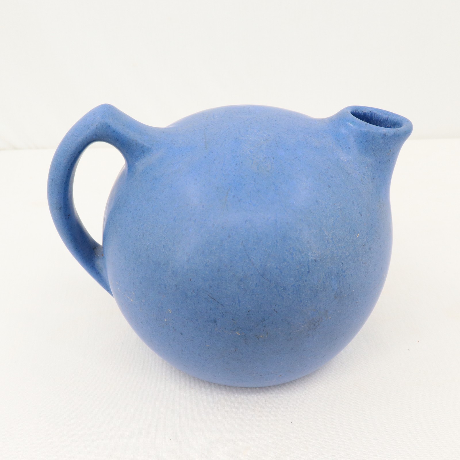Vintage Niloak Hywood Tilt Ball Pitcher Blue Stipple Art Deco 1930s
