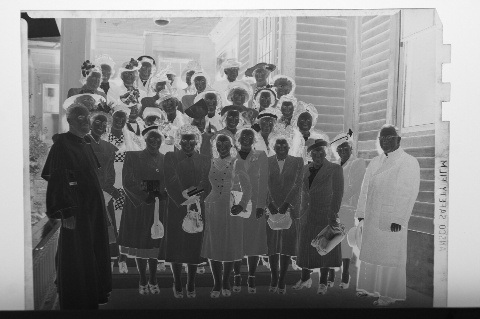(2) B&W Press Photo Negative Formal Portrait Women Hats Steps Men Vestment T1753 (2) B&W Press Photo Negative Formal Portrait Women Hats Steps Men Vestment T1753