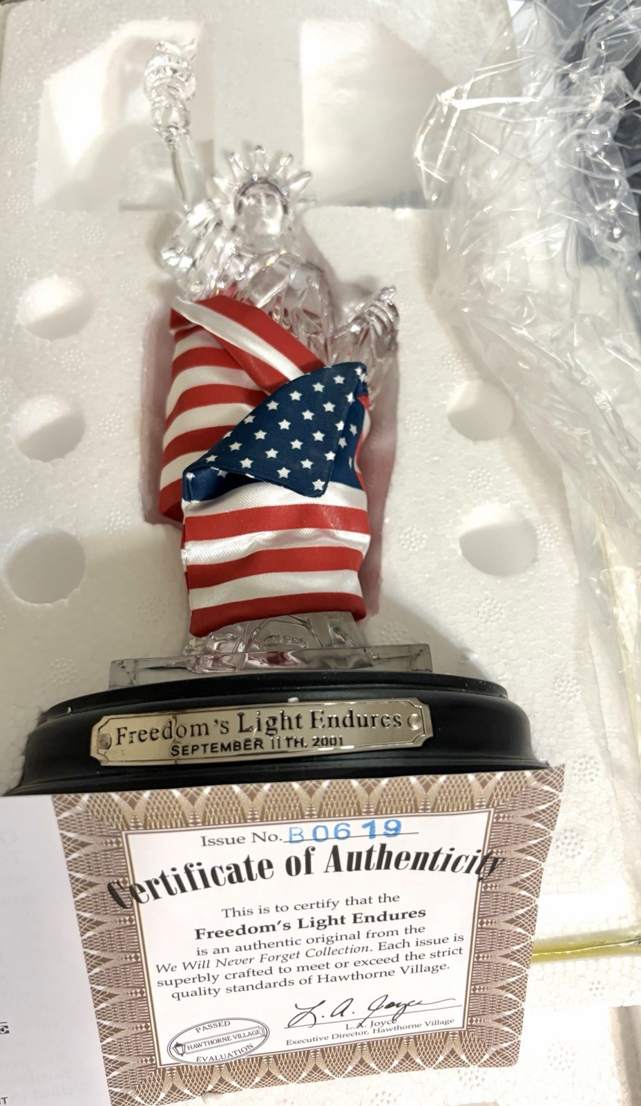 NEW Bradford Exchange Freedom’s Light Endures Statue of Liberty Collectible 9/11