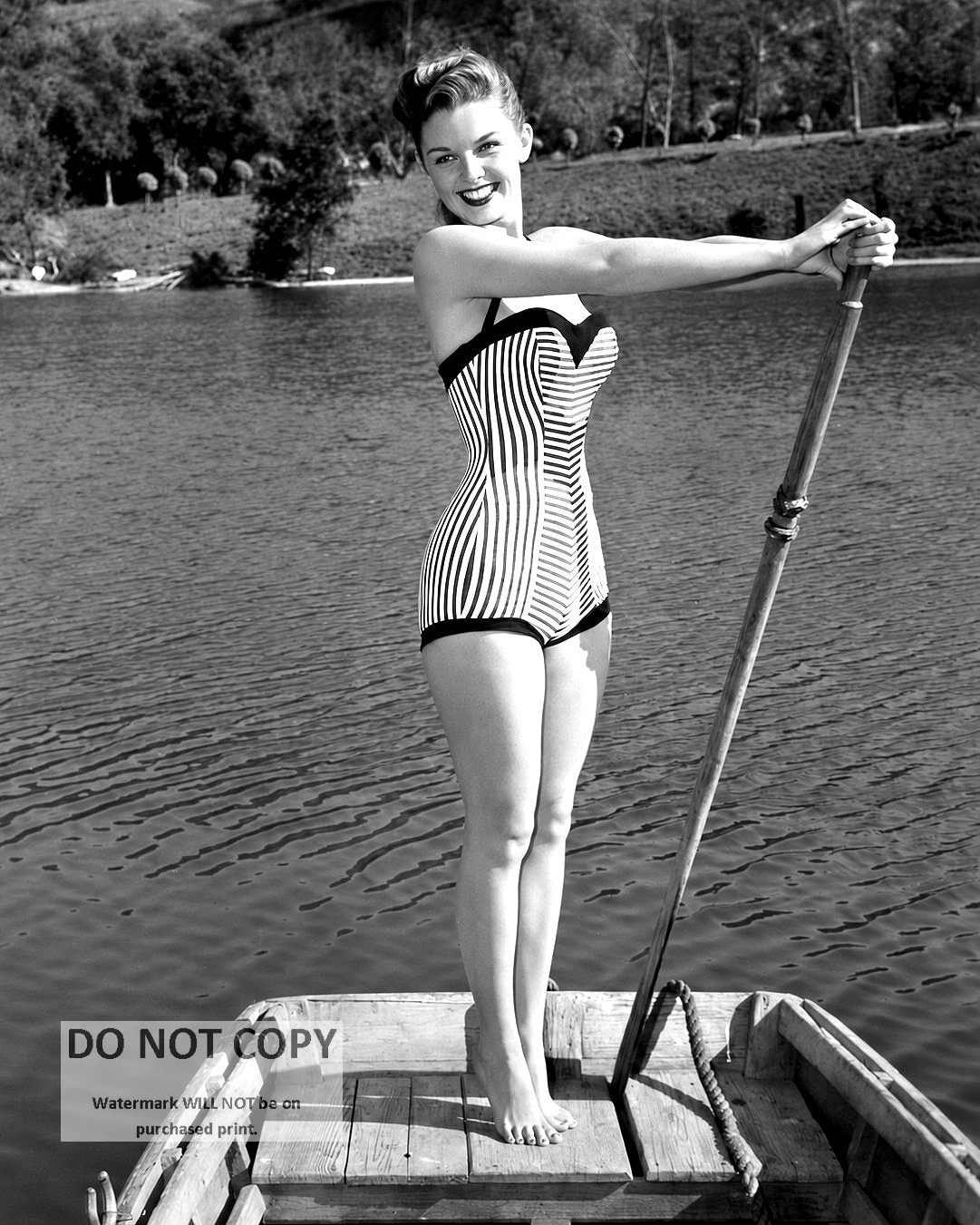 ACTRESS LUANA PATTEN PIN UP - 8X10 PUBLICITY PHOTO (SP-136)