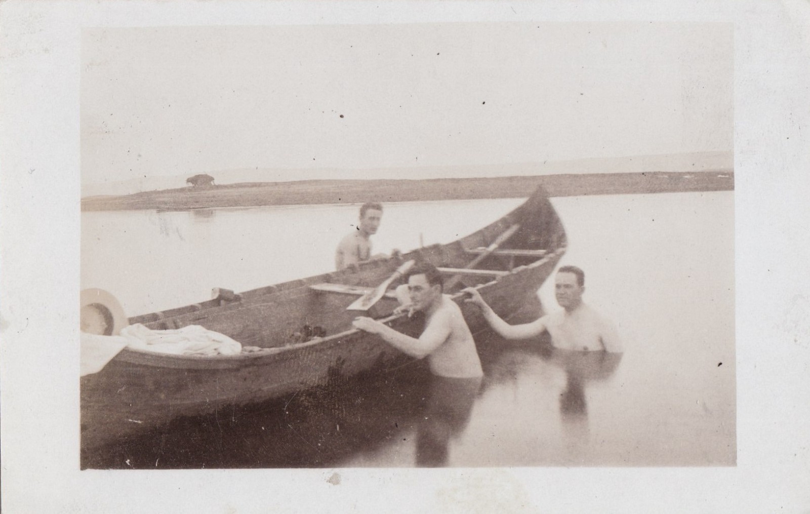 Vintage Leonar RPPC - Affectionate buds guide their boat -  Gay interest