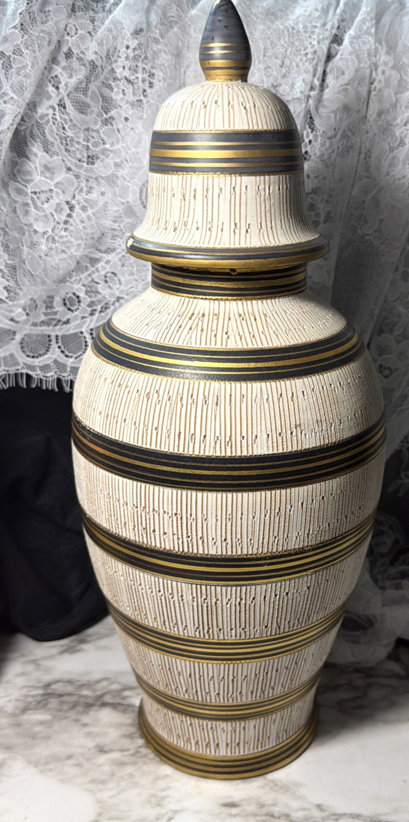 Beautiful VTG Large Ginger Jar/Urn/Vase w/Lid ~Italy~ 16