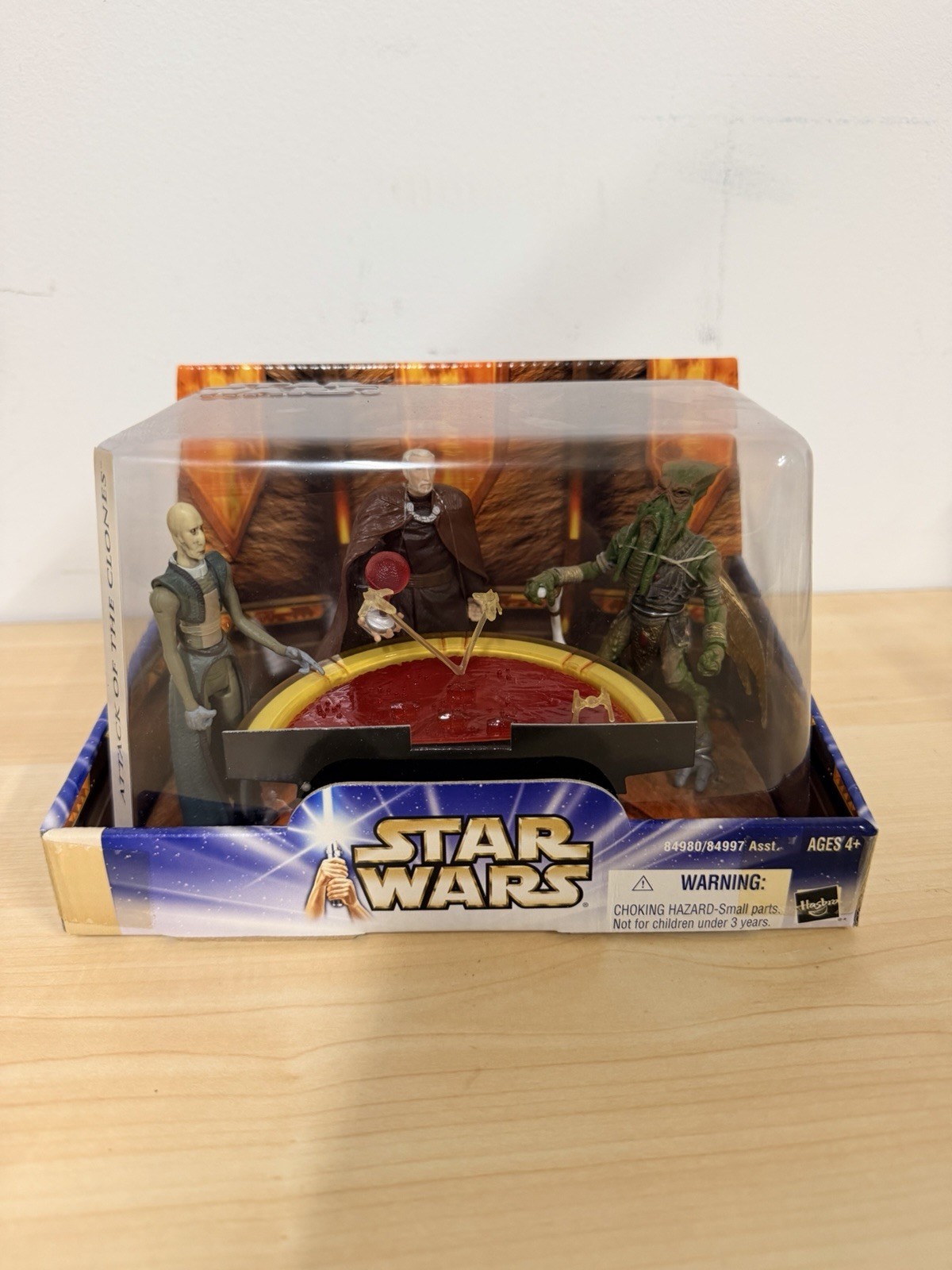 2003 Star Wars Attack Of The Clones Geonosian War Chamber 1 of 2 New