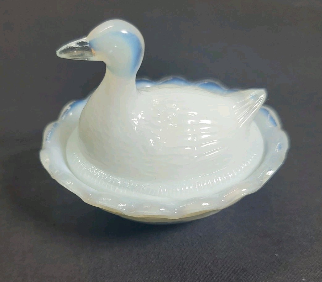 Vintage Boyd Glass Duck on Nest Salt Cellar Patriot White
