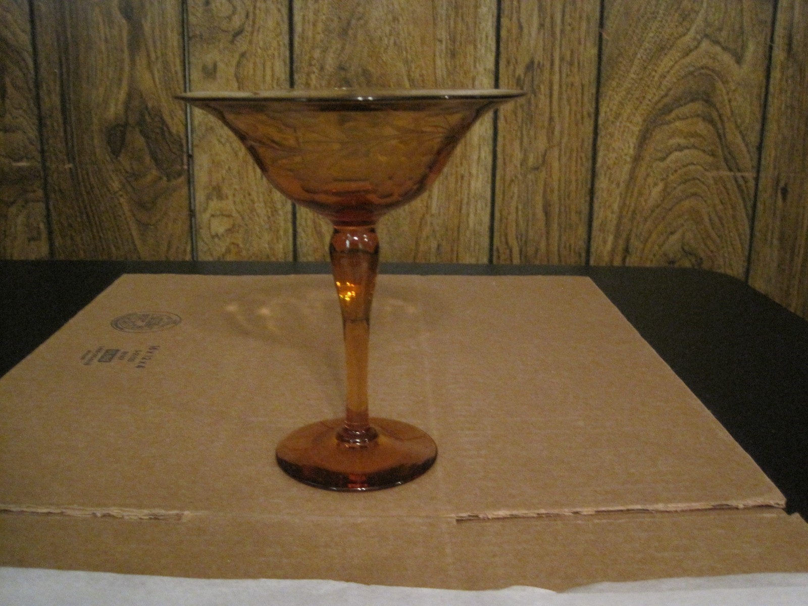 AMBER ETCHED GRAPEVINE DESIGN PEDESTAL BASE COMPOTE / CANDY DISH