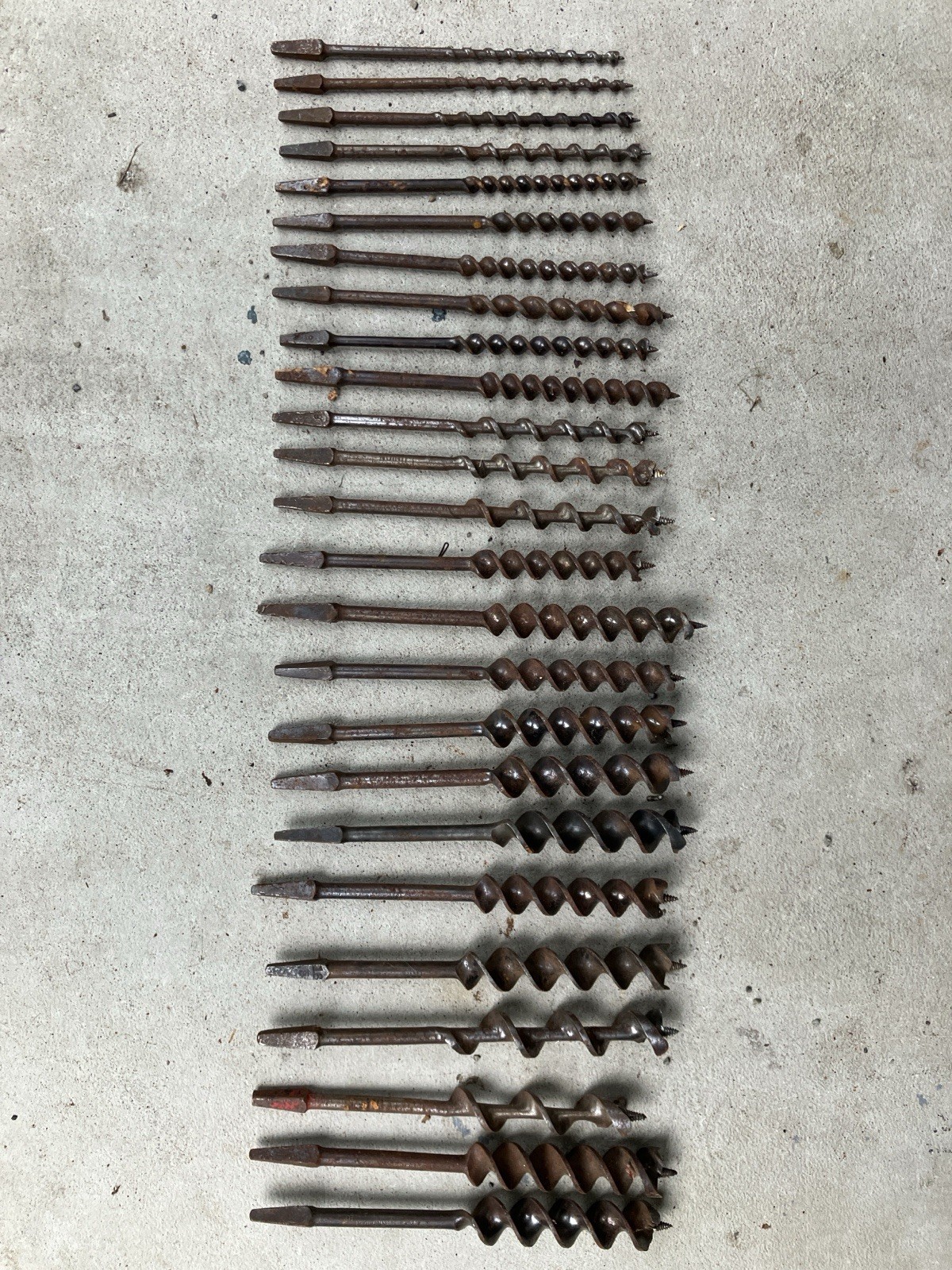 LOT OF 25 VINTAGE DRILL BRACE AUGER BITS USA IRWIN STANLEY RUSSELL JENNINGS ETC