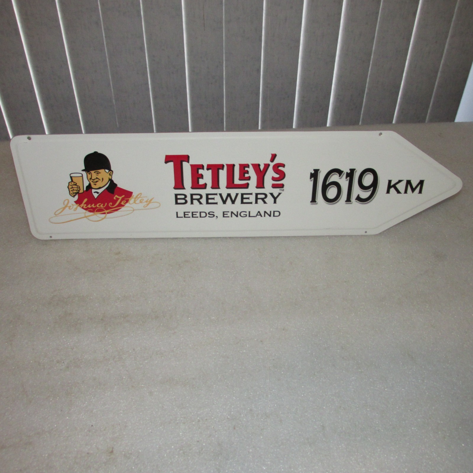 Tetley\'s Brewery SIGN arrow tin Leeds England 23\