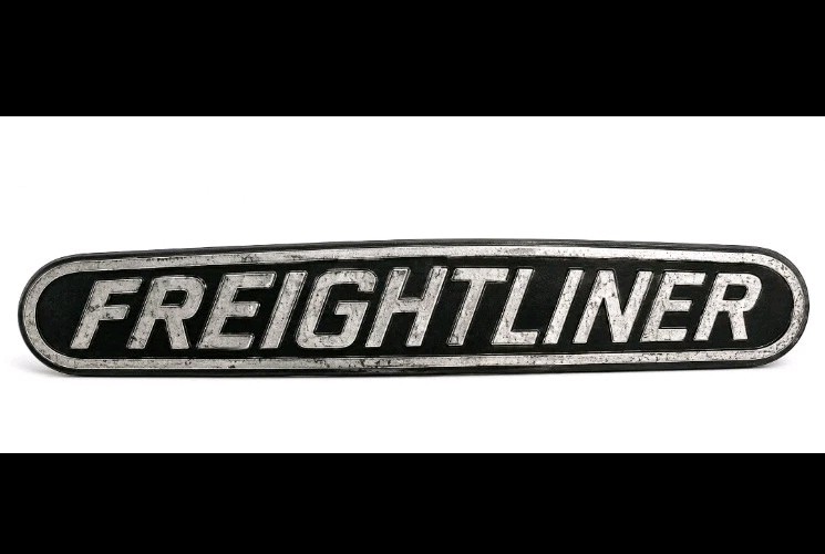 Vtg 1970s-1980s Freightliner Semi Tractor Grill Emblem Sign Automobilia 19.25\