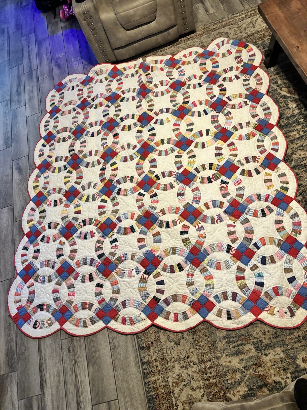vintage Double Wedding Ring quilt mid-20th-century American quilting traditions