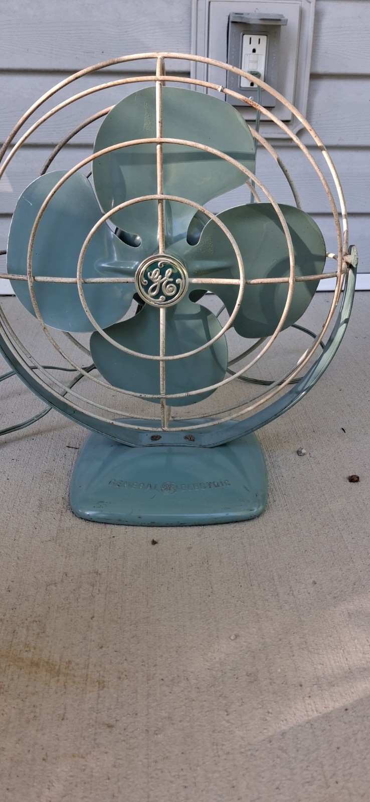 Vintage General Electric Metal Desk Fan Mid-century Teal Blue