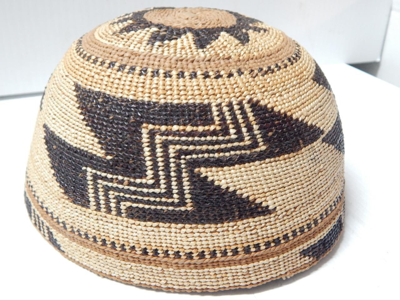 FINE ANTIQUE YUROK (HUPA) CALIFORNIA BASKET HAT - 6 1.2