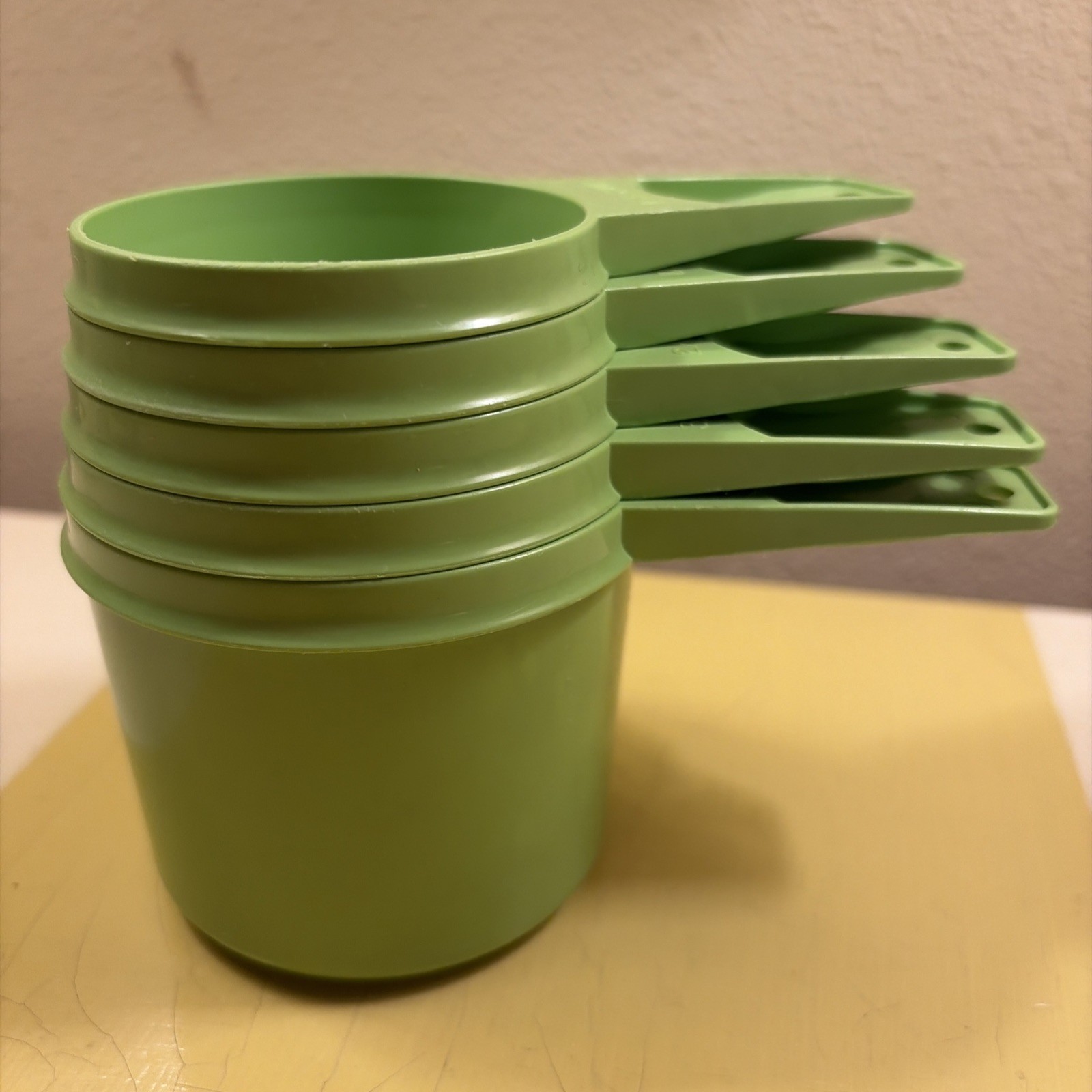 Tupperware Vtg Set 5 Apple Lime Green Nesting Measuring Cups Baking MCM Tupperware Vtg Set 5 Apple Lime Green Nesting Measuring Cups Baking MCM