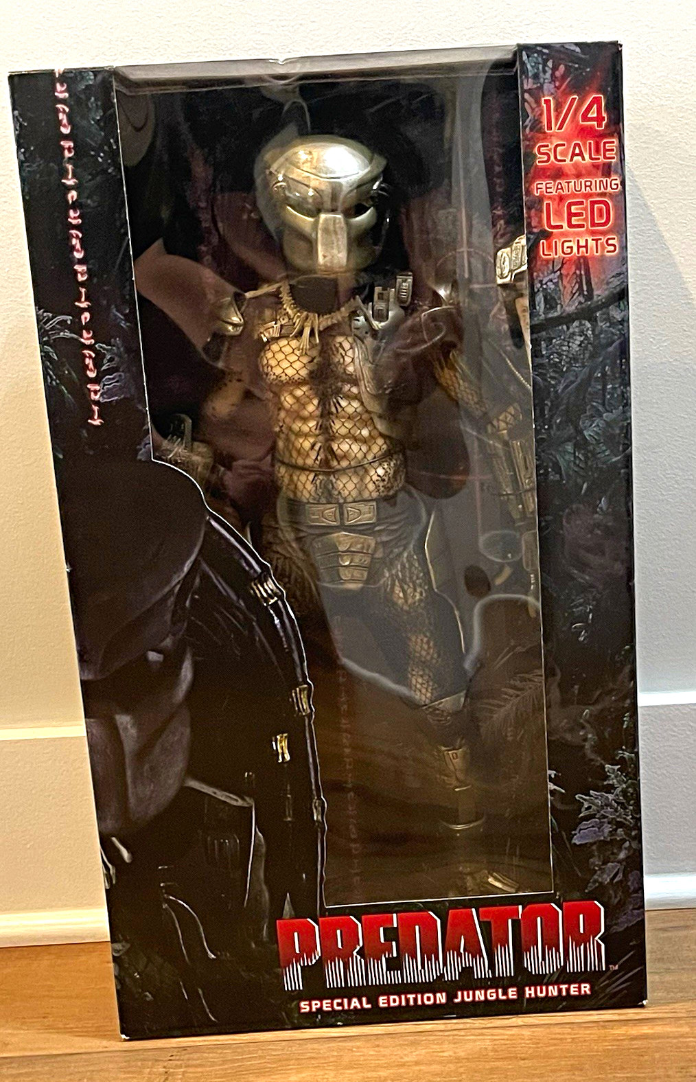 NIB Predator Jungle Hunter Special Edition 1/4 Scale Figure w/ LED Lights