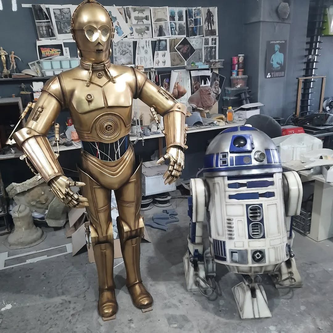 R2-D2 Life Size 1:1 LED Statue Full-Scale ABS & Resin Replica with Functional