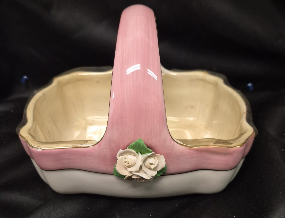 VTG Teleflora Ceramic Basket Pink & White/Gold Trim w/ Pink Porcelain Roses